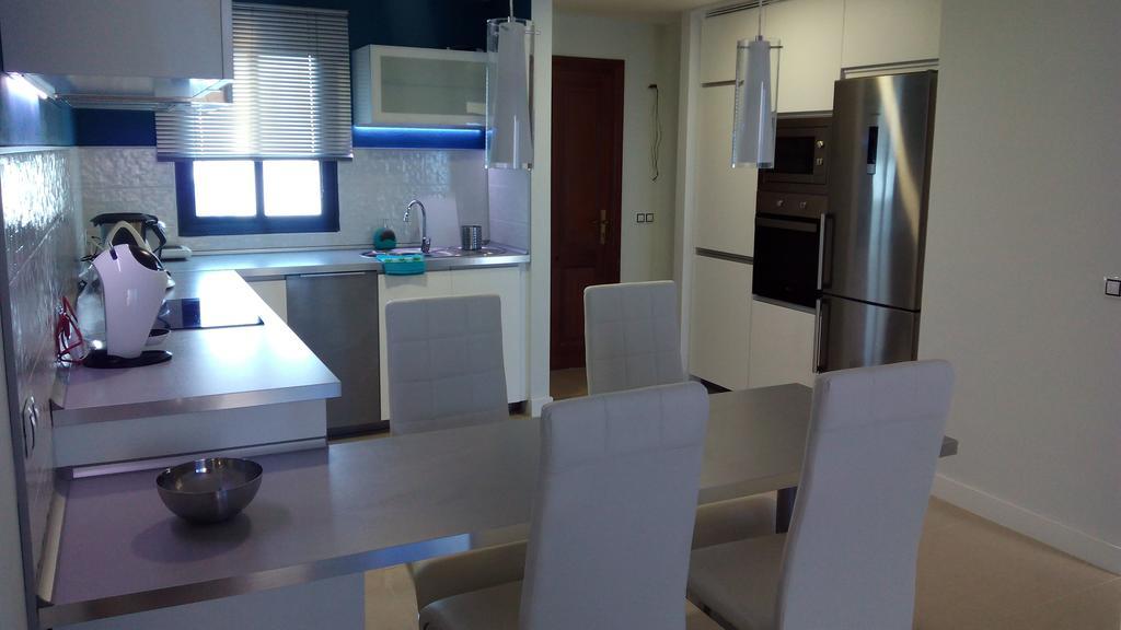 Ocean Front Apartment Tetir Екстериор снимка